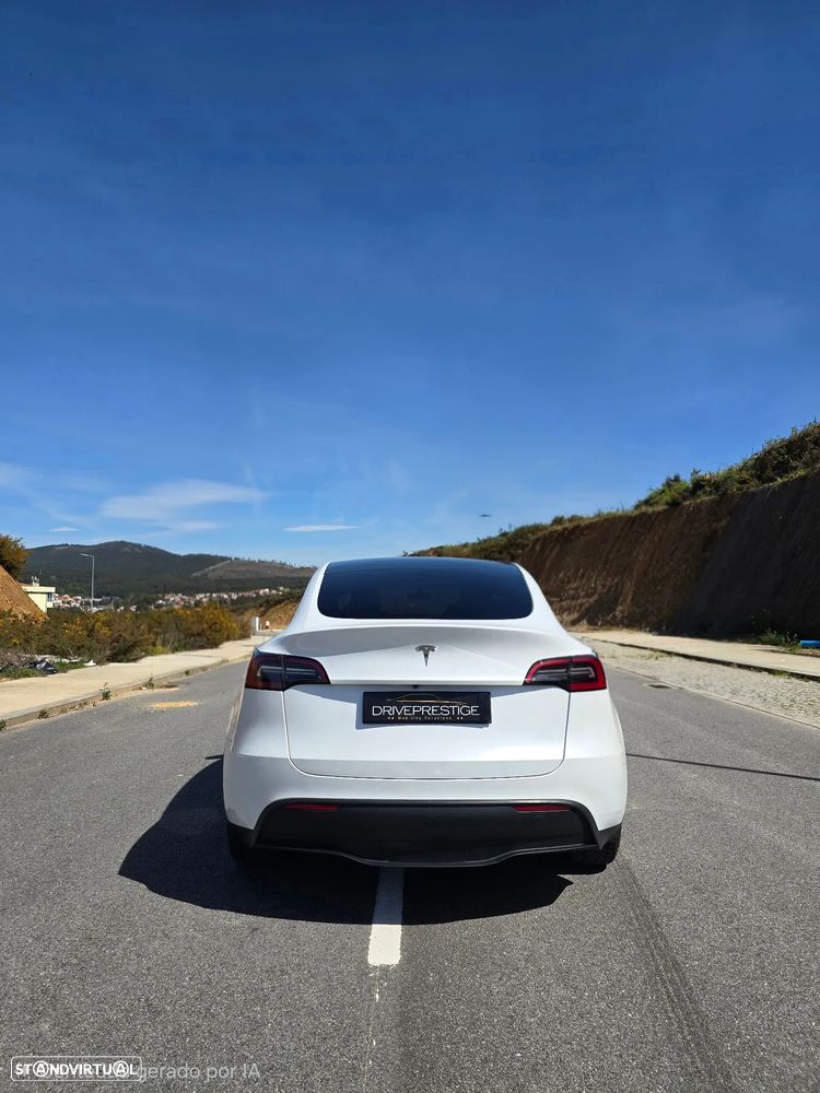 Tesla Model Y RWD - 2