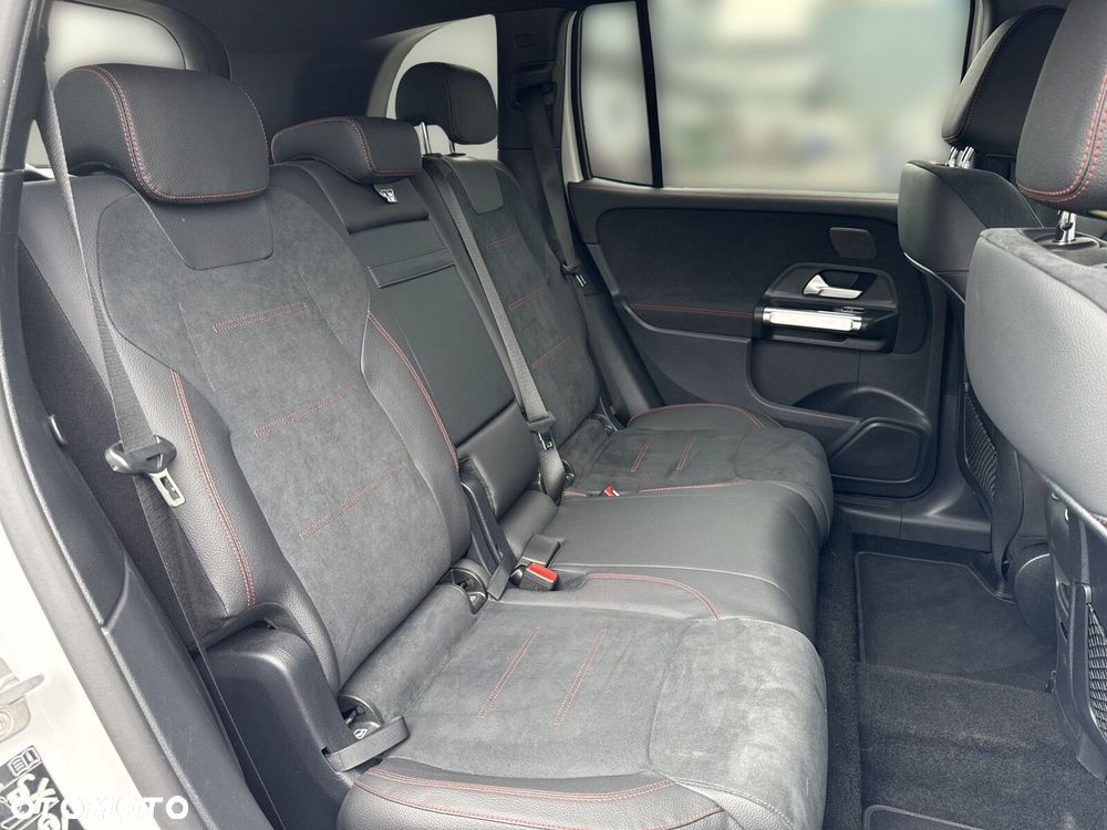 Mercedes-Benz GLB - 22