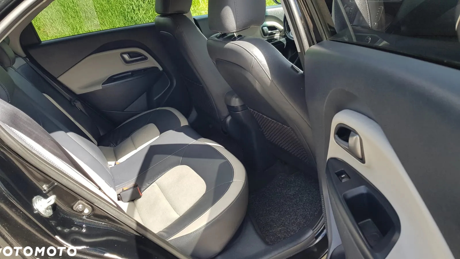 Kia Rio - 14