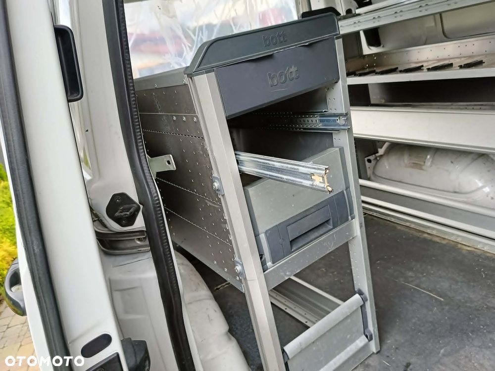 Volkswagen Transporter - 31