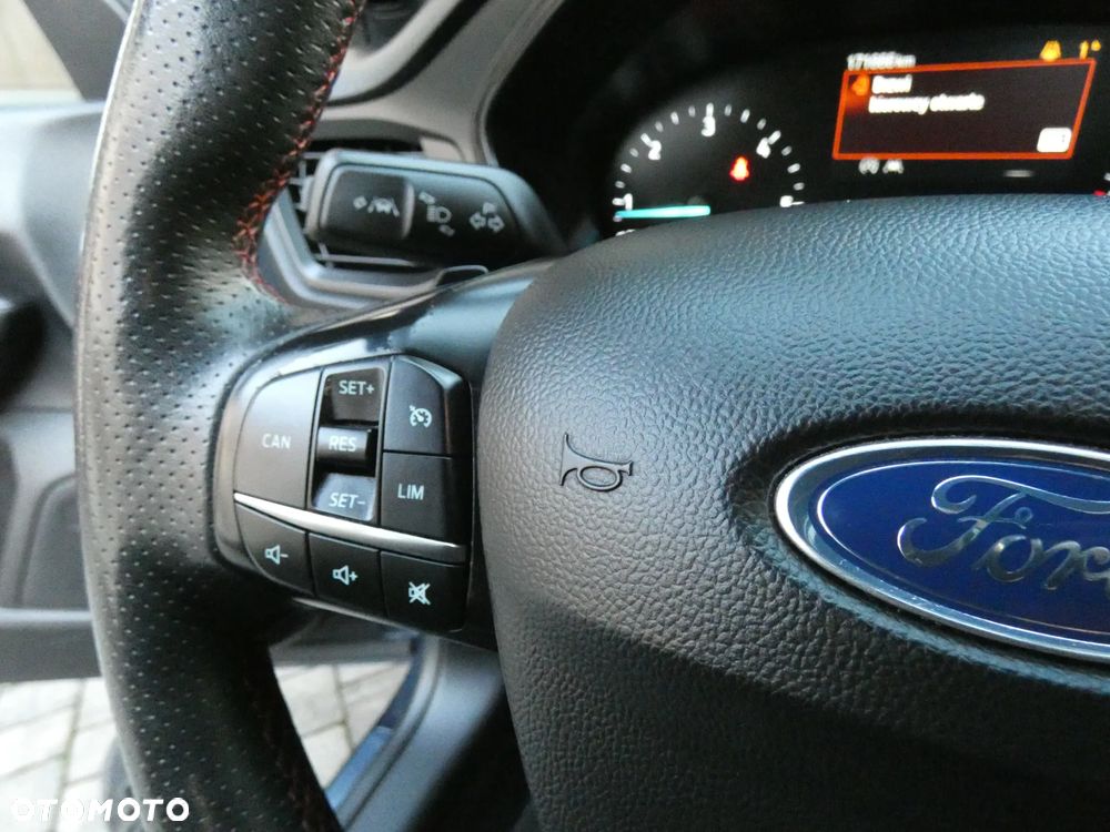 Ford Focus ver-2-0-ecoblue-st--line - 33