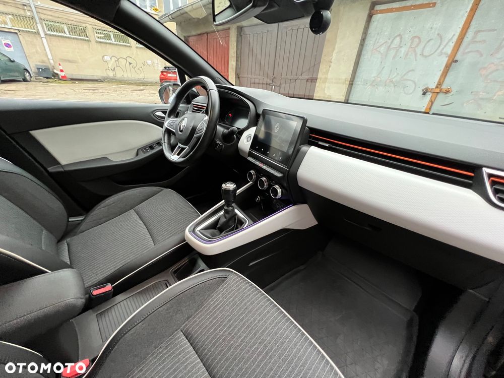 Renault Clio - 25