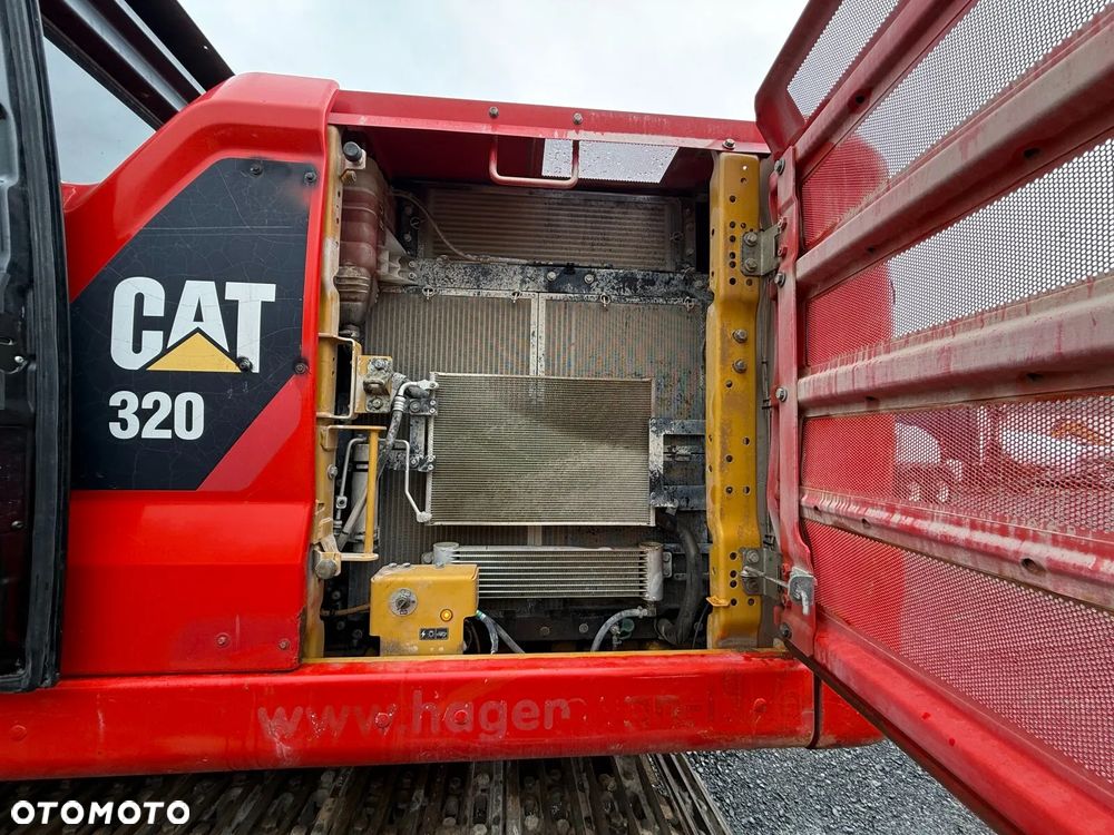 Caterpillar CAT 320 - 8