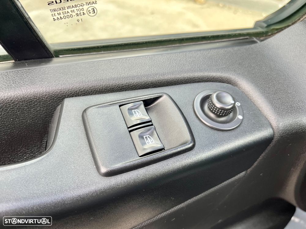 Renault Trafic 1.6 DCI Cabine dupla 6 lugares versão longa - 41