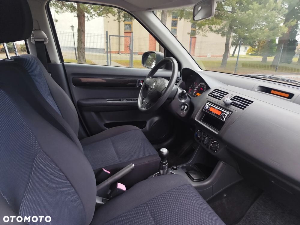 Suzuki Swift 1.3 GLX - 9