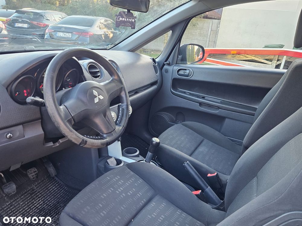 Mitsubishi Colt - 11