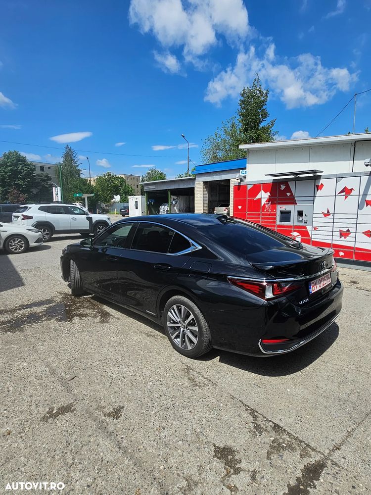 Lexus Seria ES 300h 2.5 TNGA HV 25H- 4X2 CVT Business - 11