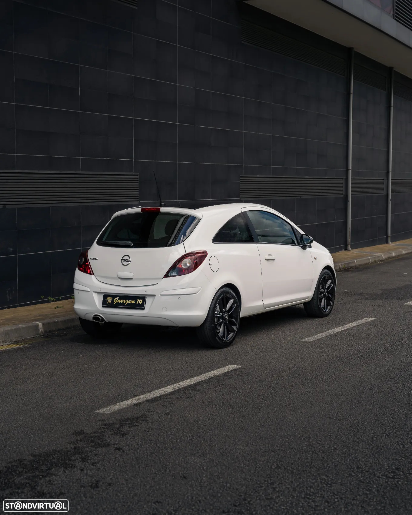 Opel Corsa 1.4 Black Edition - 38