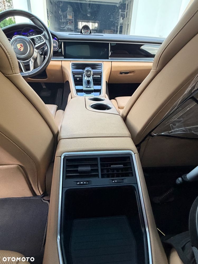Porsche Panamera - 10