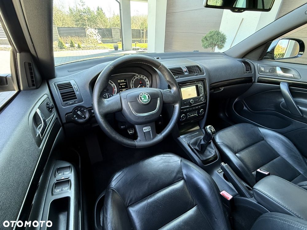 Skoda Octavia 2.0 TSI RS - 13