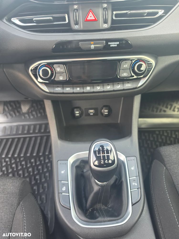 Hyundai i30 1.5 110CP M/T Comfort - 6