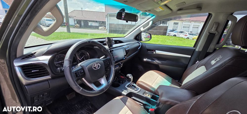 Toyota Hilux - 16