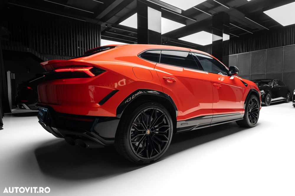 Lamborghini URUS - 10