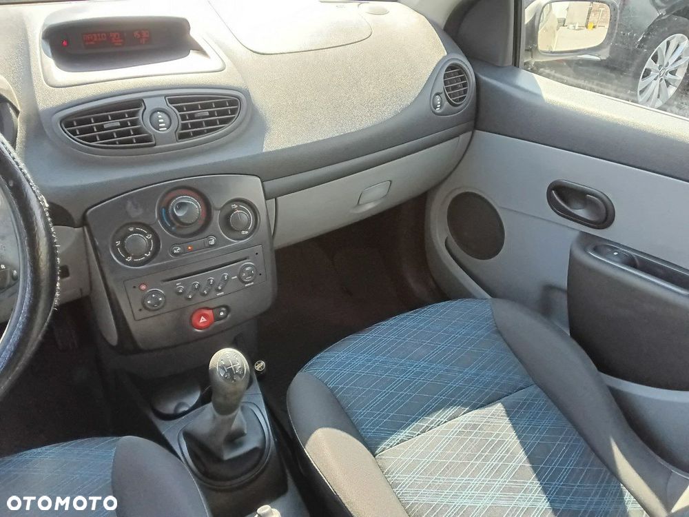 Renault Clio - 13