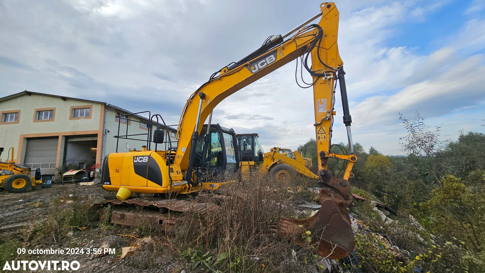 JCB JS 145 Excavator pe senile - 3