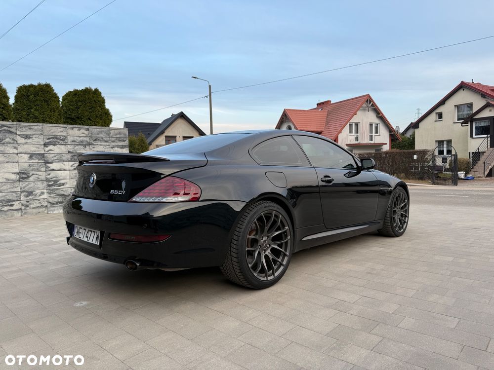 BMW Seria 6 650 i - 12