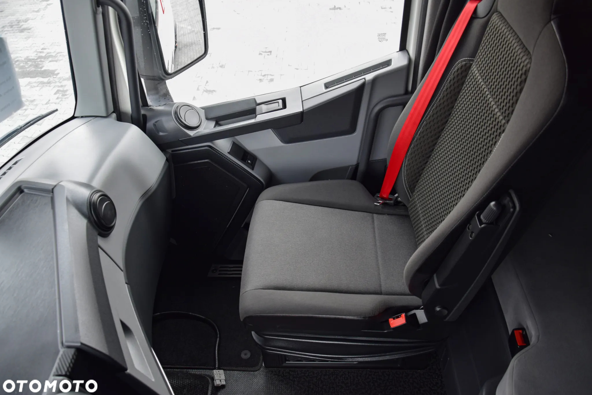 Renault T520 COMFORT / KLIMATYZACJA POSTOJOWA / ACC / LEDY / XENON / 2 ZBIORNIKI / NISKI PRZEBIEG / SERWISOWANY / SPROWADZONY - 24
