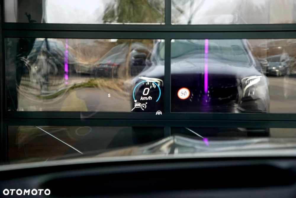 Mercedes-Benz GLS - 32
