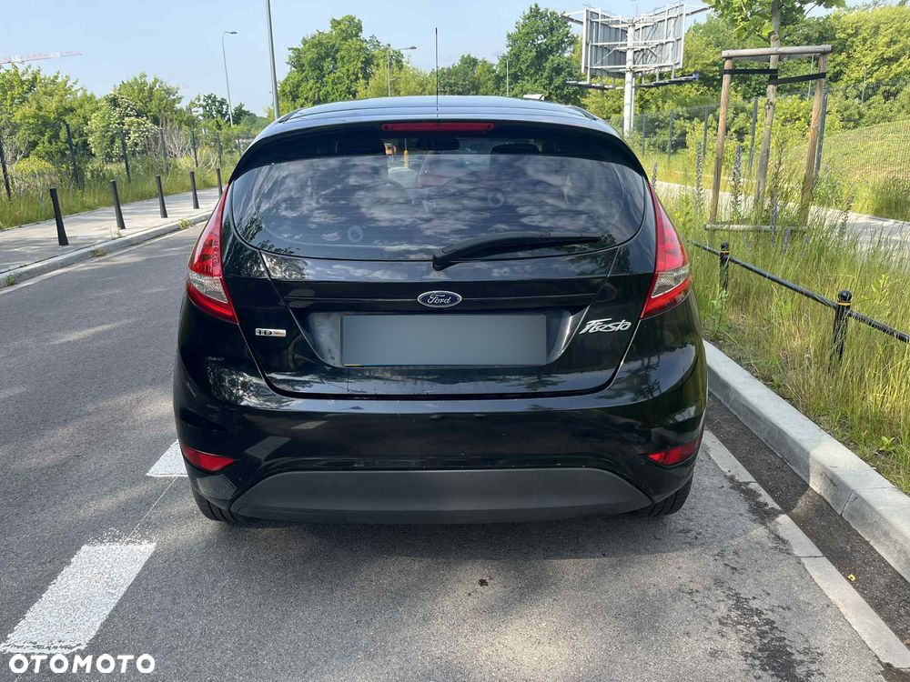 Ford Fiesta - 24