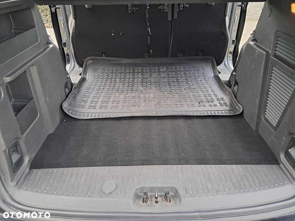 Ford Tourneo Courier - 12