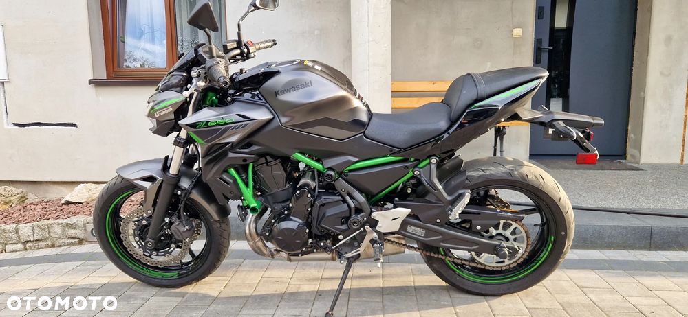 Kawasaki Z 650 - 10