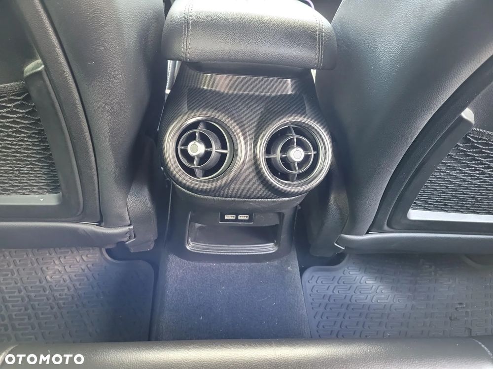 Alfa Romeo Stelvio 2.0 Turbo 16V AT8-Q4 Ti - 23