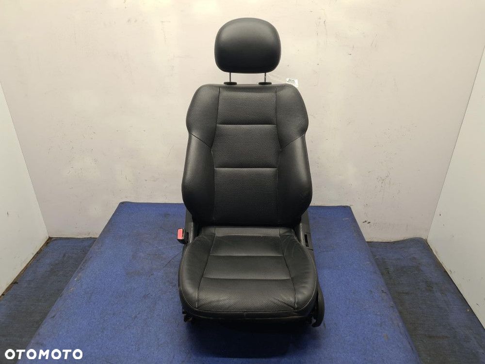 MERCEDES W203 LIFT KOMBI FOTEL KIEROWCY. - 1