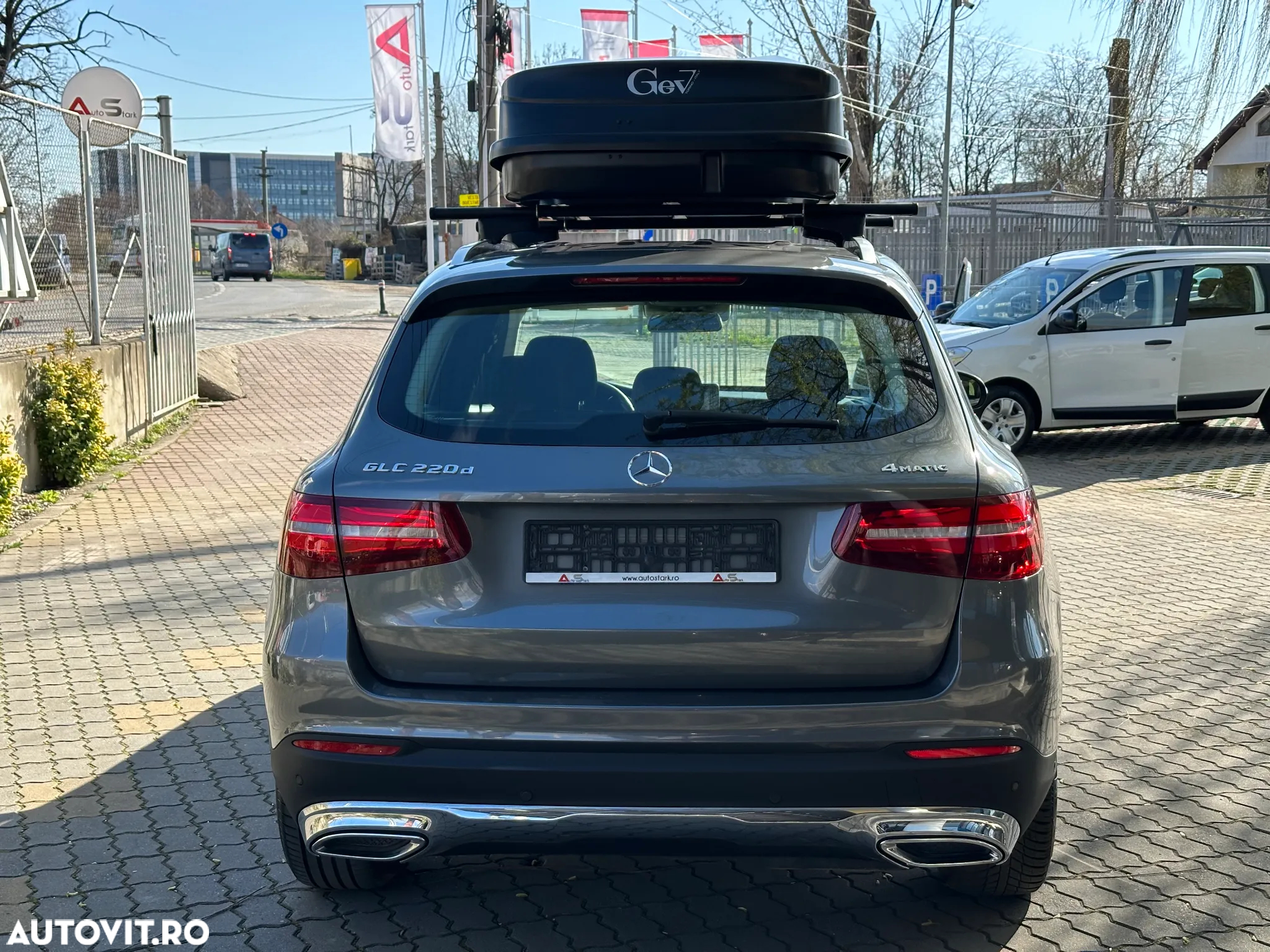 Mercedes-Benz GLC 220 d 4Matic 9G-TRONIC - 13