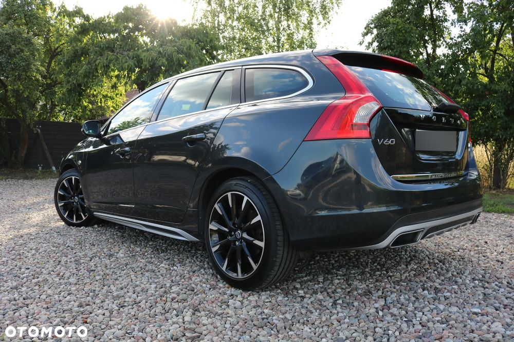 Volvo V60 D5 AWD Geartronic RDesign - 17