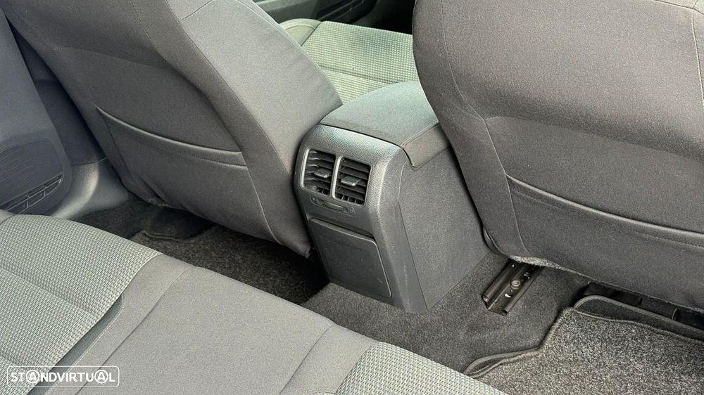 VW Golf 1.6 TDi Confortline - 7