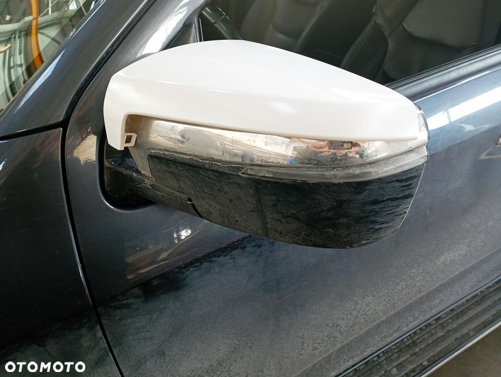 OBUDOWA osłona blenda LUSTERKA ISUZU D-max III