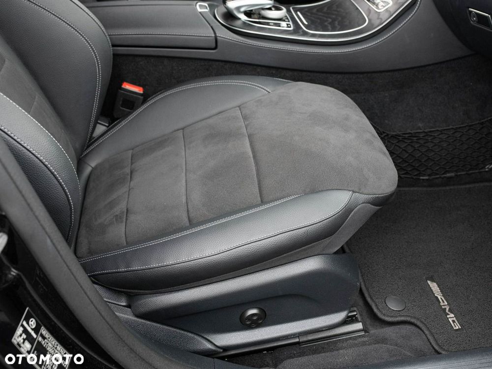 Mercedes-Benz Klasa E 220 d 4-Matic - 31