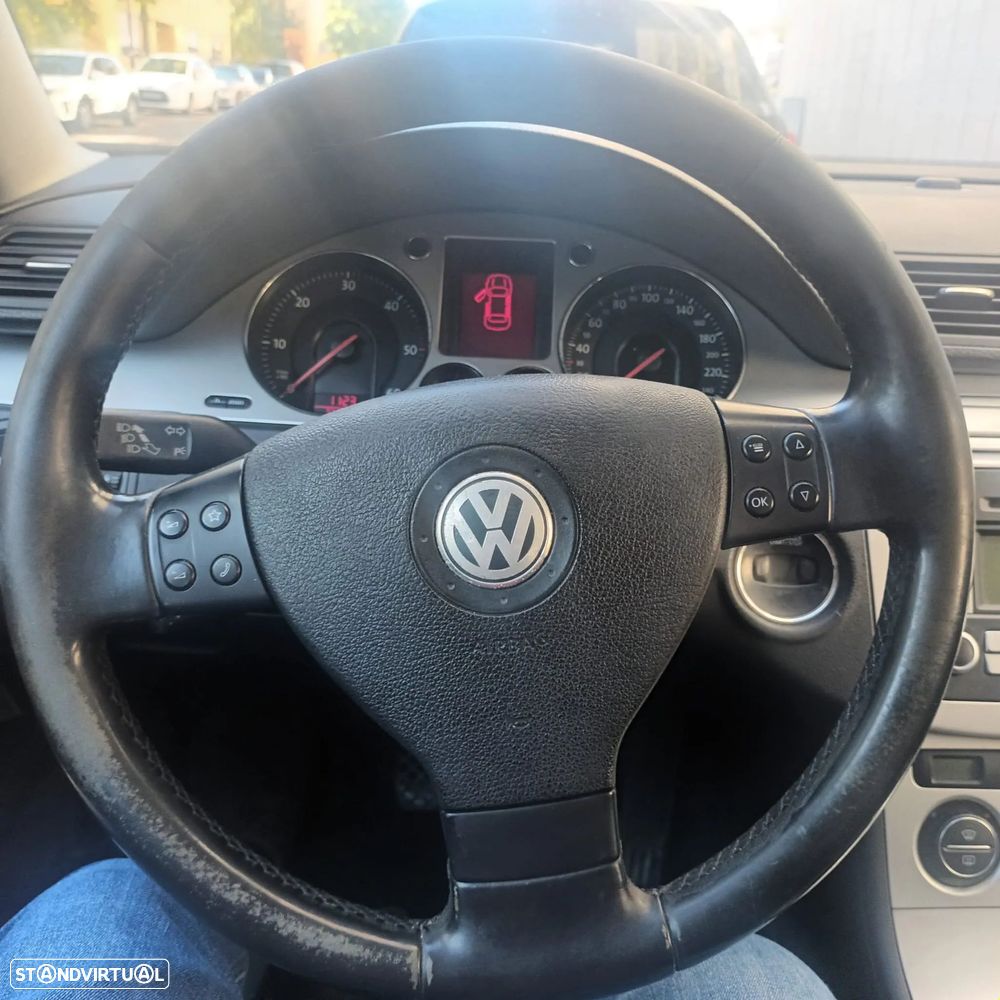 VW Passat Variant - 5