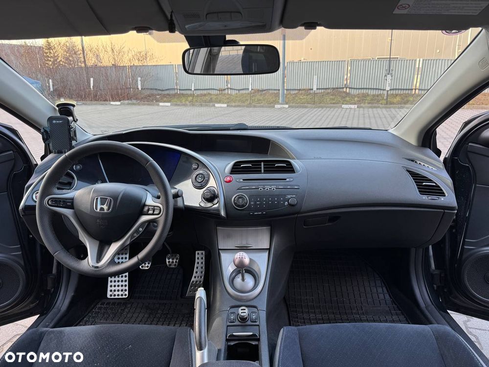 Honda Civic 1.8 Executive - 12