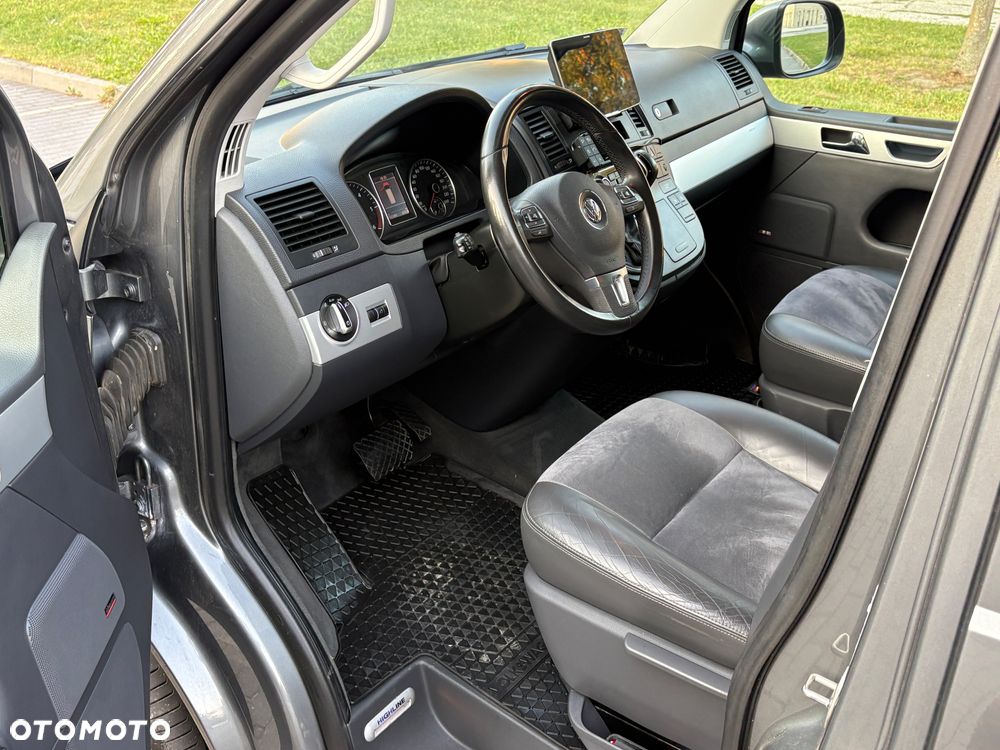 Volkswagen Multivan - 21