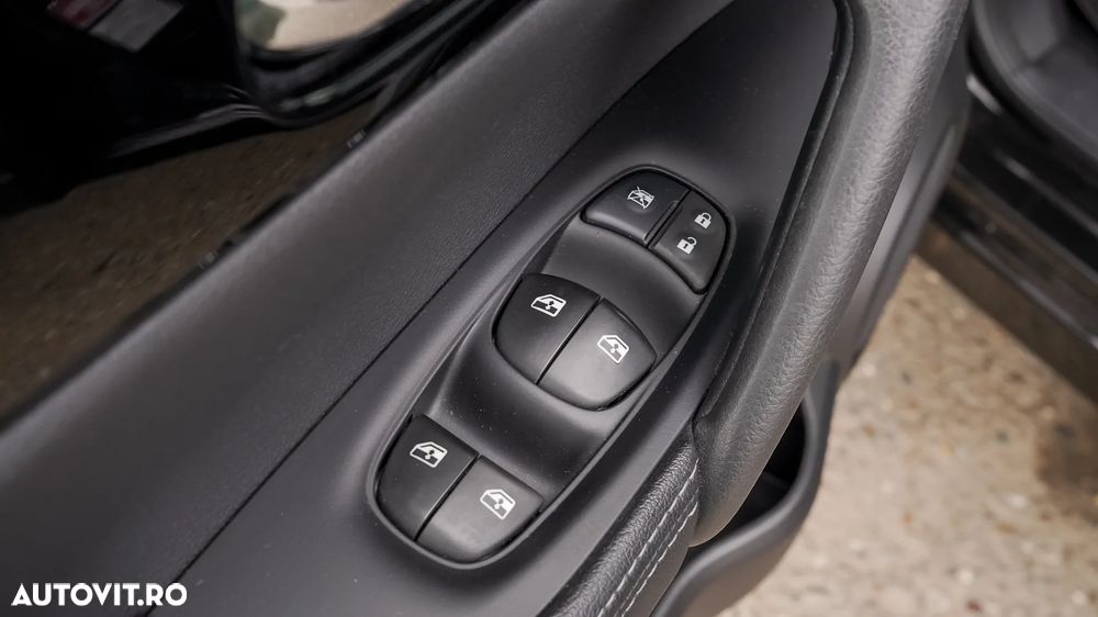 Nissan Qashqai 1.5 DCI N-CONNECTA - 25