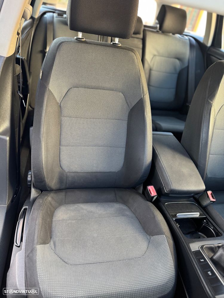 VW Passat Variant 1.6 TDI BlueMotion Comfortline - 14