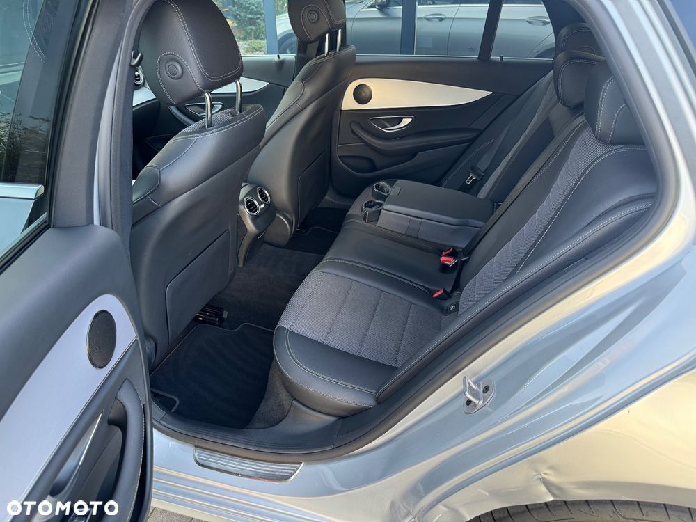Mercedes-Benz Klasa E 220 d T 9G-TRONIC Avantgarde - 27