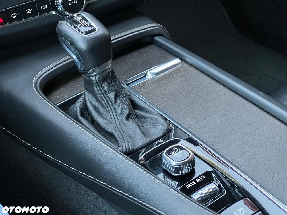 Volvo V90 Cross Country - 31