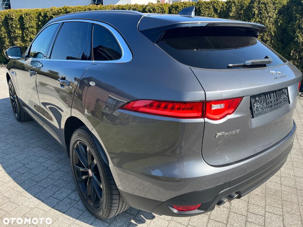 Jaguar F-Pace 20d Portfolio - 9