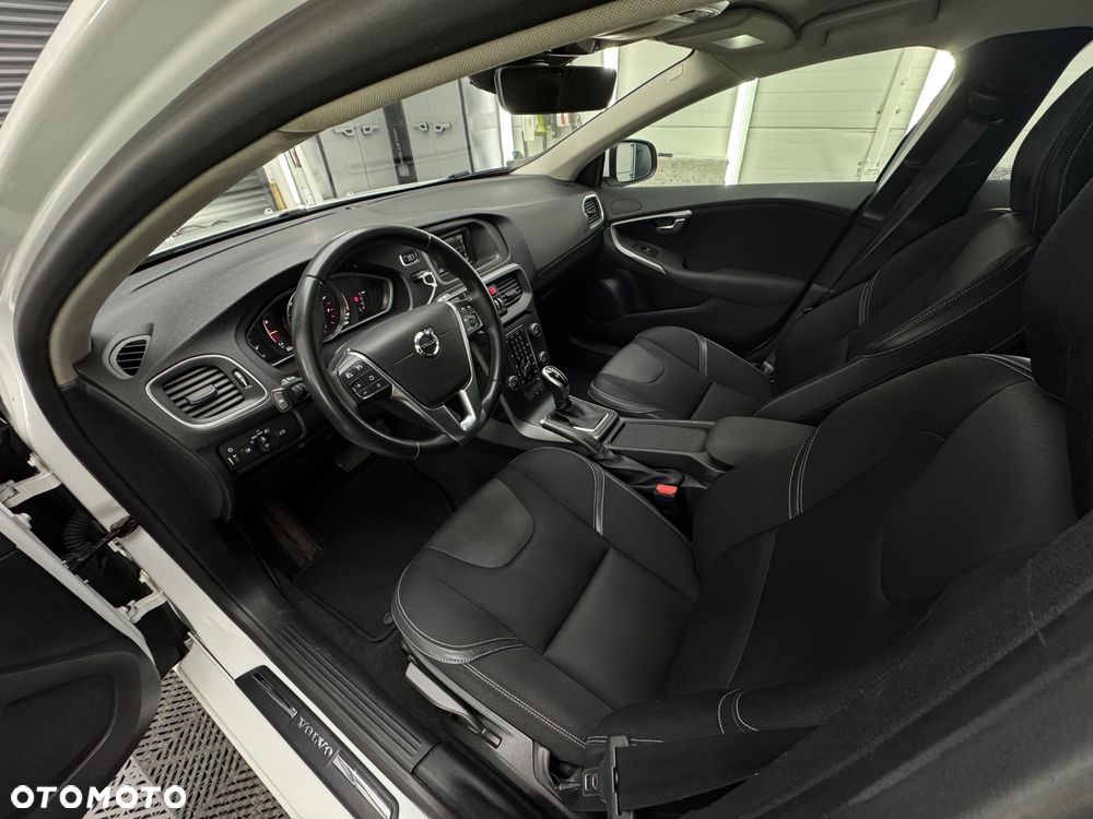 Volvo V40 T2 Geartronic Momentum - 8