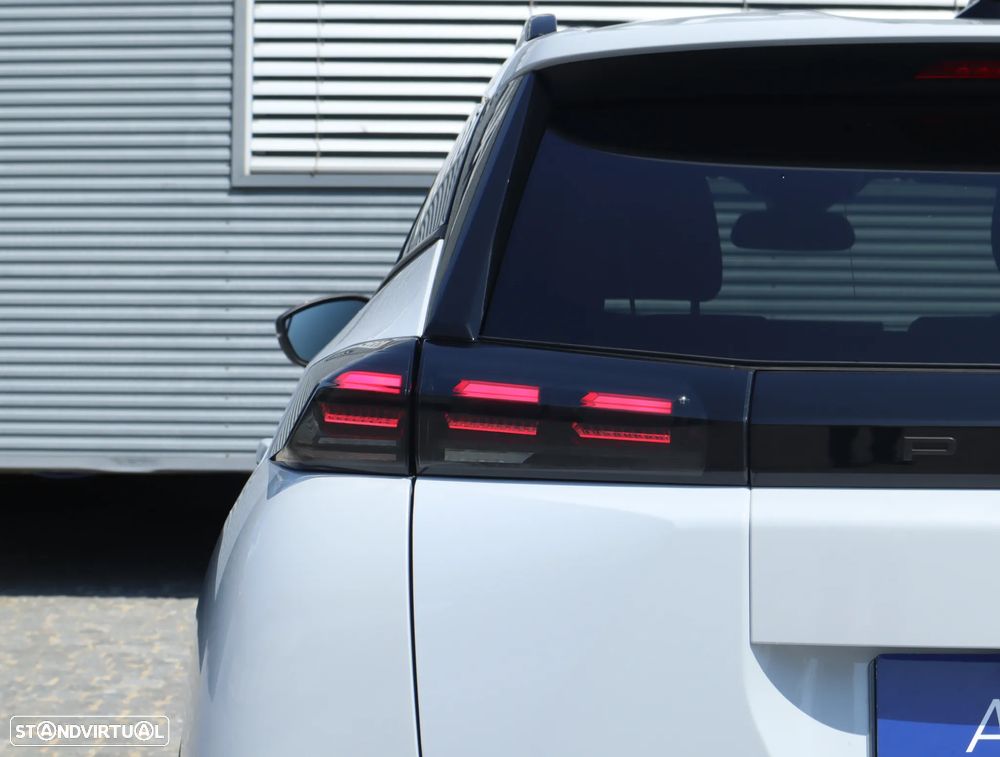 Peugeot 2008 1.2 Hybrid Allure e-DCS6 - 15