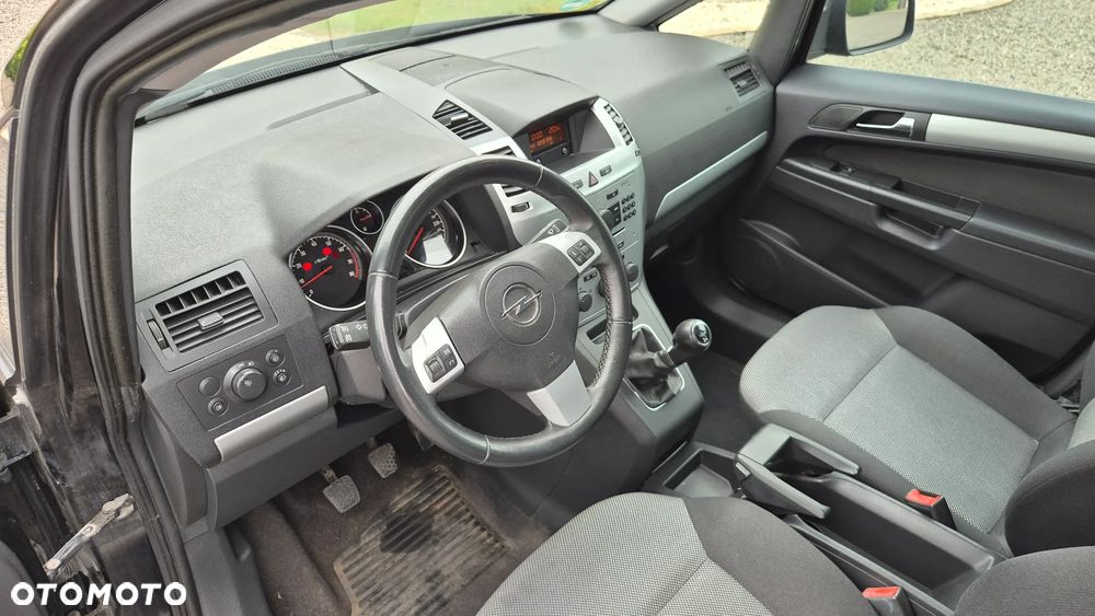 Opel Zafira - 22