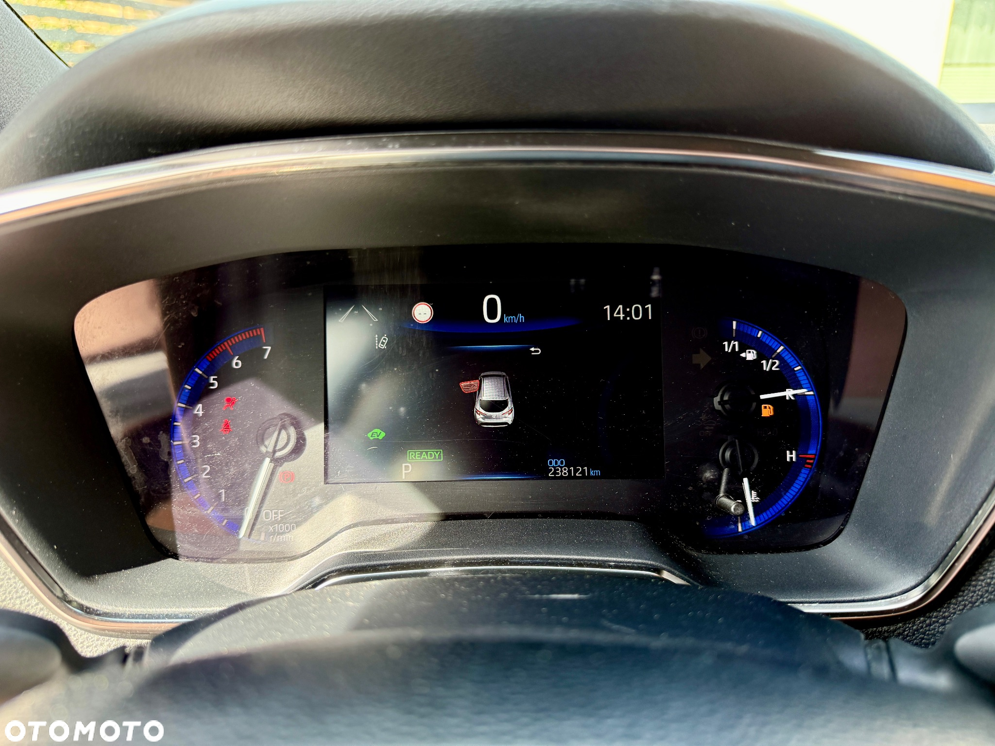 Toyota Corolla 1.8 Hybrid Comfort - 36