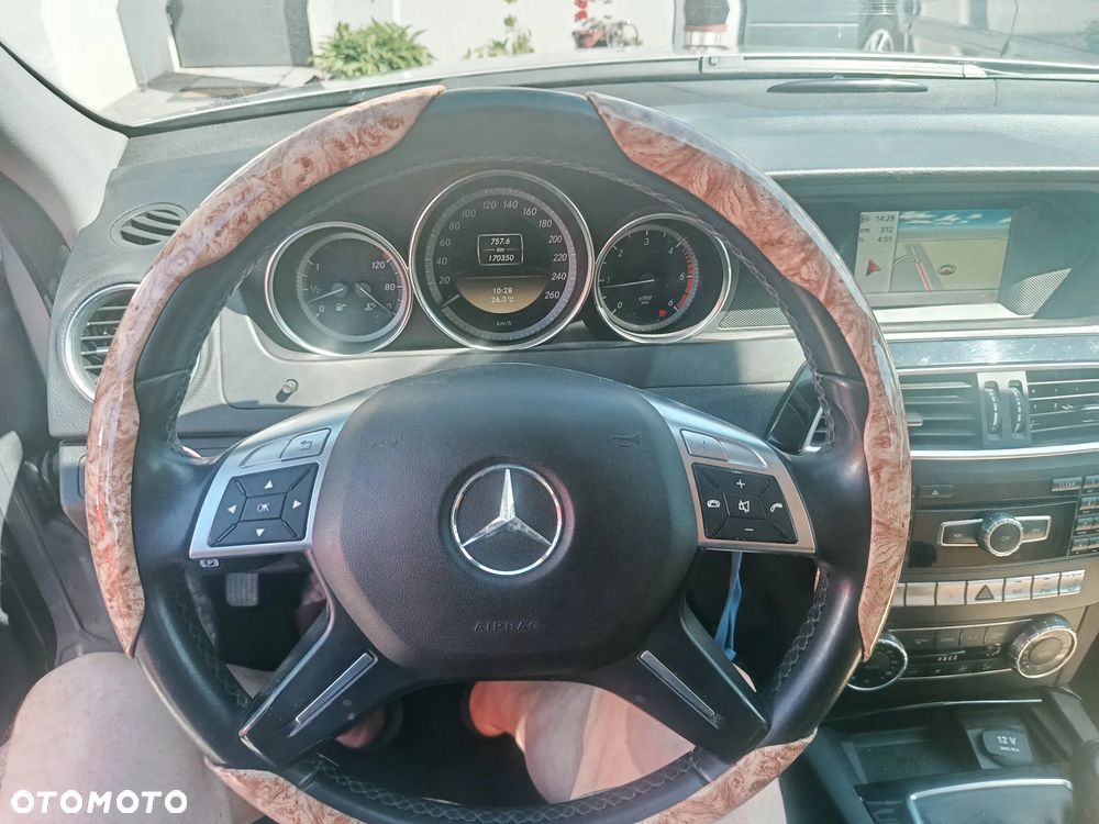 Mercedes-Benz Klasa C 220 CDI Edition - 16