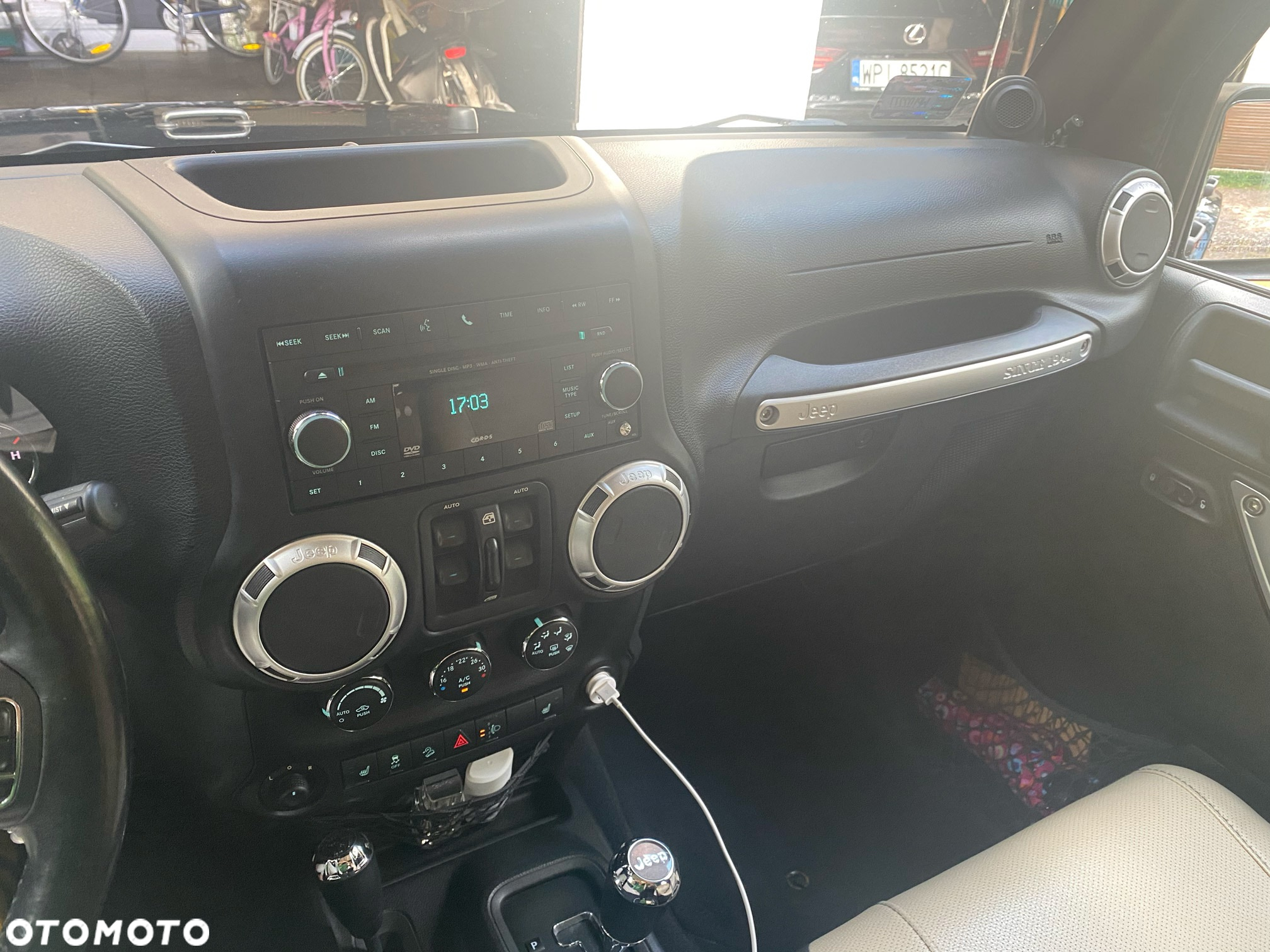 Jeep Wrangler - 10