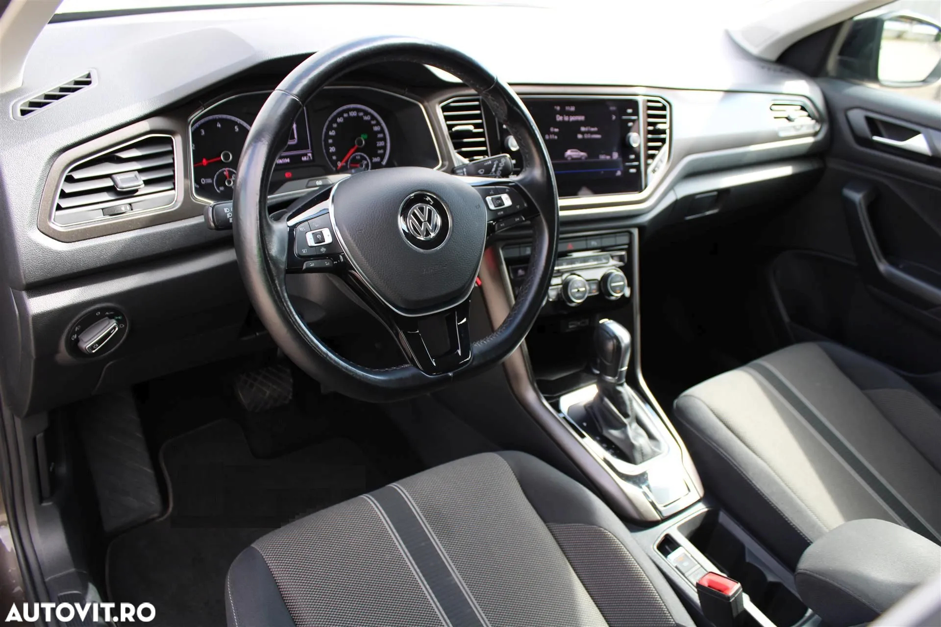 Volkswagen T-ROC 1.5 TSI DSG Style - 11