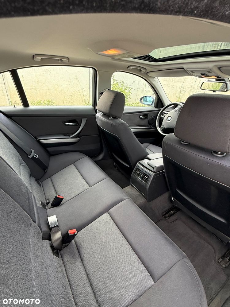 BMW Seria 3 318i - 6