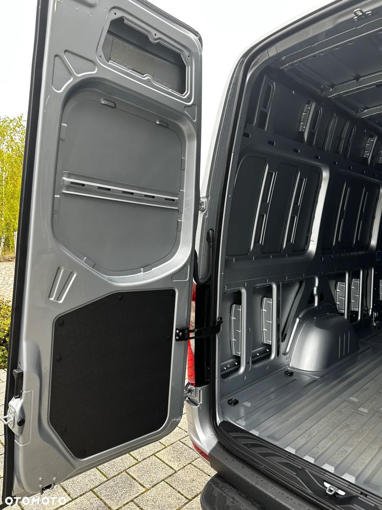 Mercedes-Benz Sprinter - 35