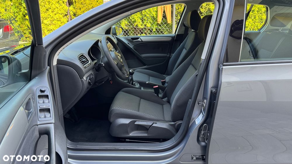 Volkswagen Golf 1.6 Comfortline - 26